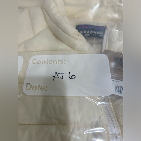 Patagonia Women's XL Down Sweater Vest Puffer Puff Wool White NWT Puffy - Picture 7 of 7